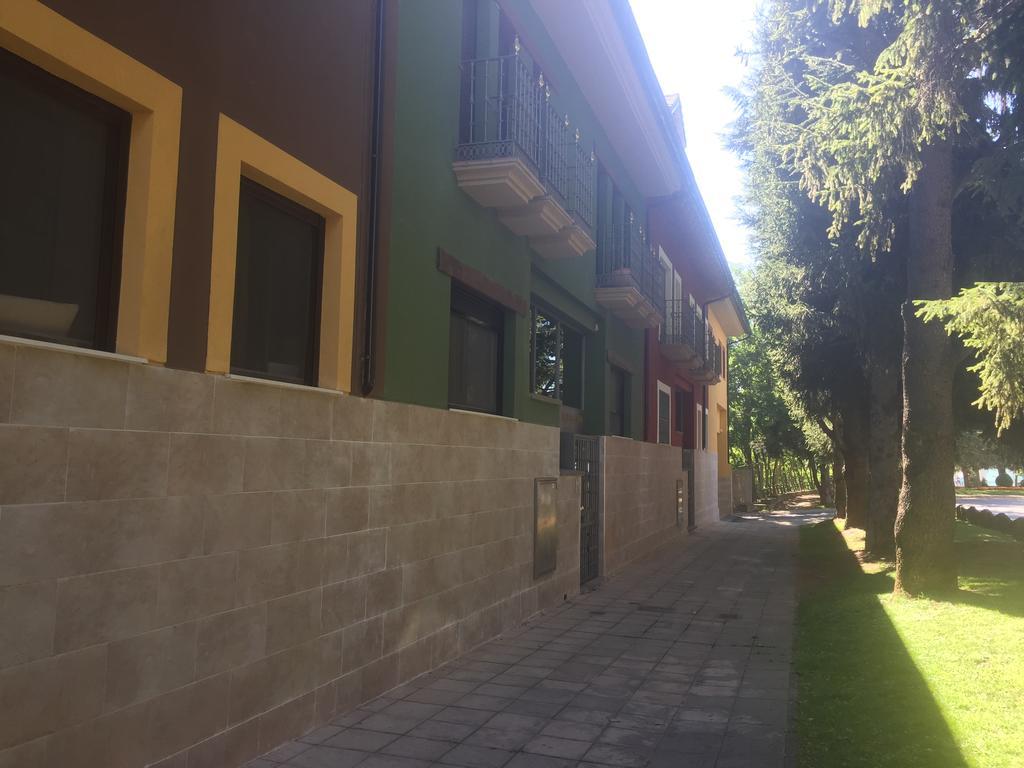 Apartamento Balcon De Jaca I Kültér fotó