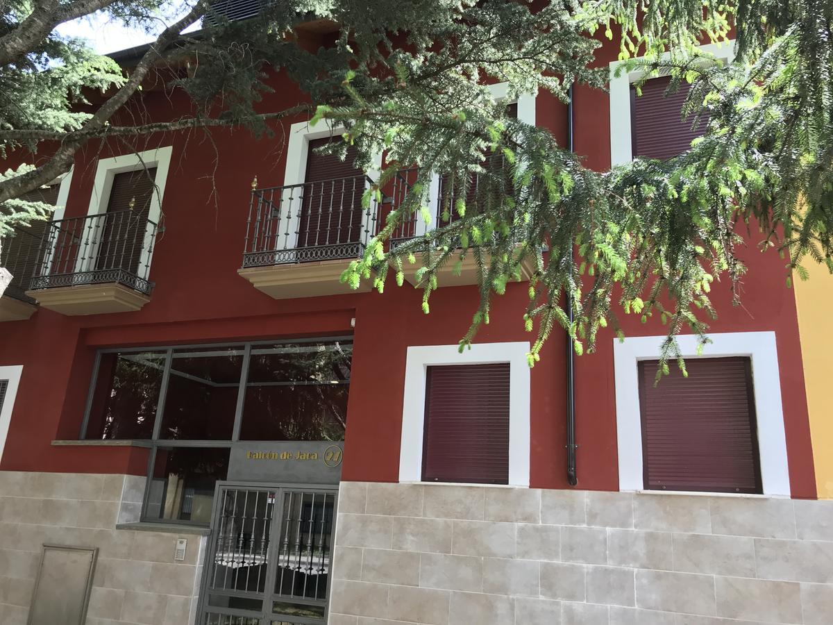 Apartamento Balcon De Jaca I Kültér fotó